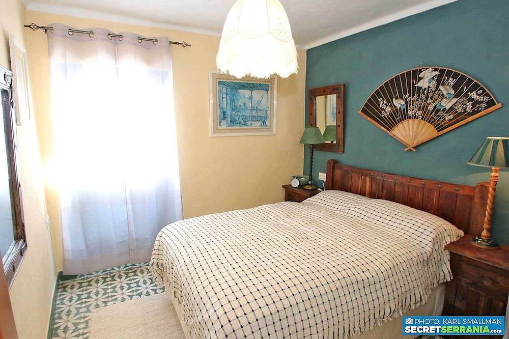 Immaculate House in Montejaque Sleeps 6 in Benaoján, Provincia de Málaga