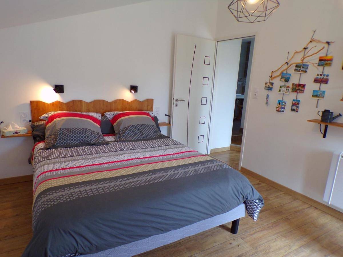 Two-Bedroom Suite in Saint-Paul-en-Pareds, Vallée de la Loire