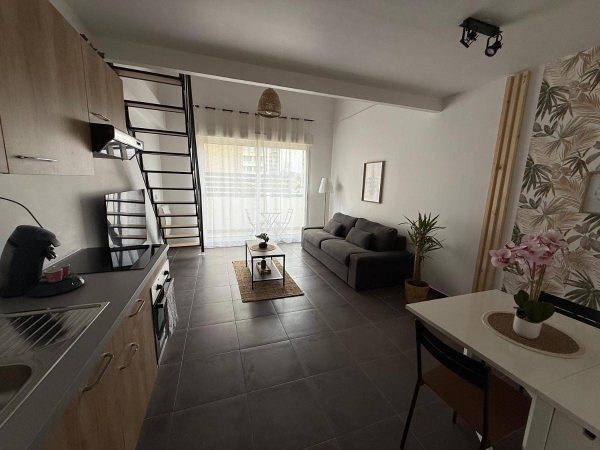 Appartement entier, Superbe F2 Duplex Cosy Zen proche Paris & Disneyland in Neuilly-sur-Marne, Seine-Saint-Denis