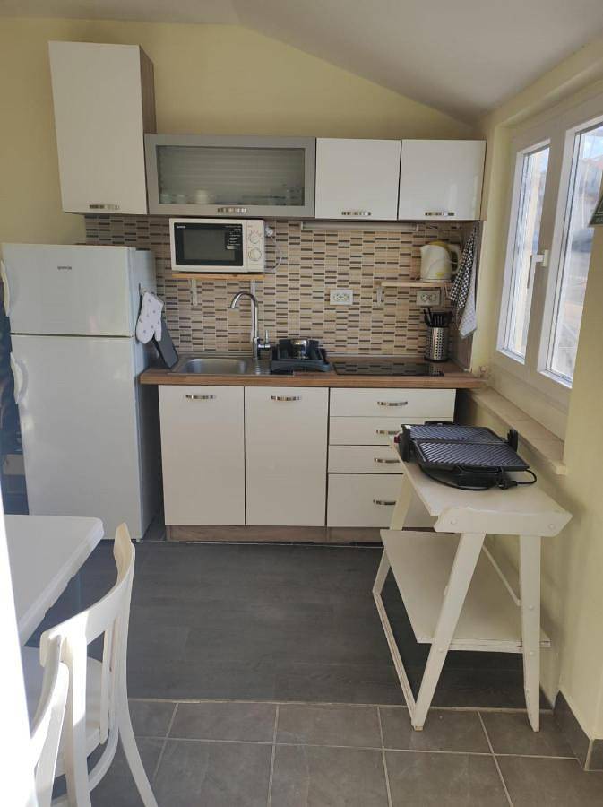 Maison d’hôte pour 4 personnes, avec terrasse dans Lastovo - 4