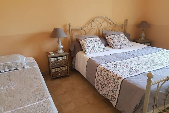 Location de vacances pour 5 personnes, avec piscine ainsi que jardin et terrasse, animaux acceptés à Aubignan - 2