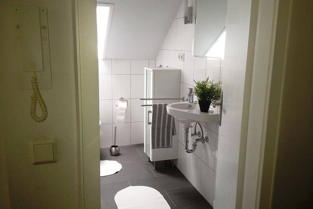Ganze Wohnung, Top Loftwohnung - 2,4 km Zentrum , grün und ruhig - Bus 150 m in Saarbrücken, Saargau