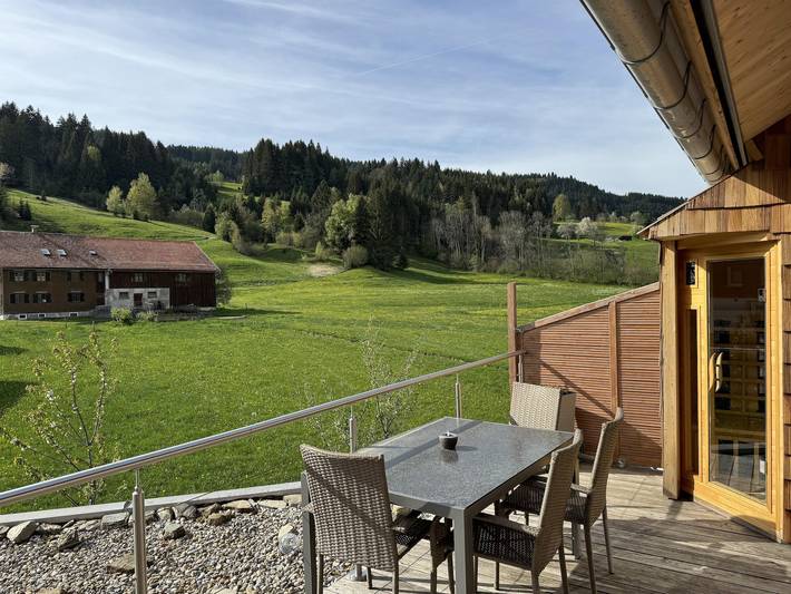 Ferienwohnung für 5 Personen, mit Balkon und Terrasse sowie Garten und Sauna in Ofterschwang