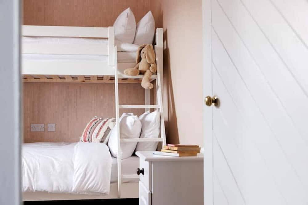 Authentic thatched cottage in the heart of Irelands ancient East. in County Tipperary