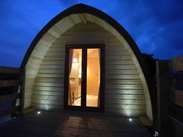 Cabane en bois pour 4 personnes, avec terrasse et sauna, animaux acceptés en Corrèze