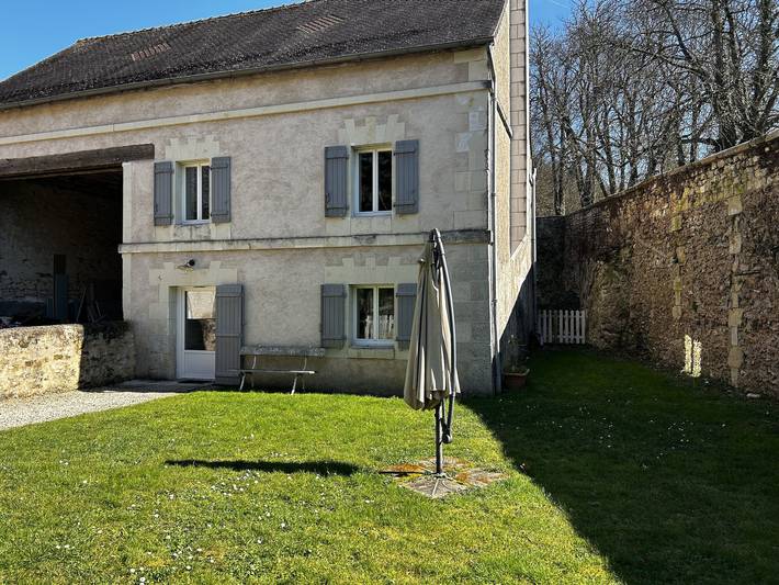 Gîte pour 5 personnes, avec piscine et jardin à Lésigny (Vienne)