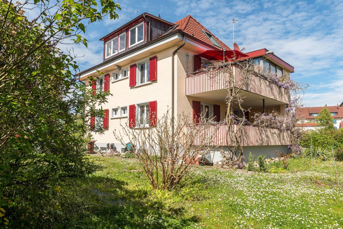 Entire apartment, Vacation Apartment "Flair Orchidee" with Balcony, Shared Garden & Sauna in Stockach, Landkreis Konstanz