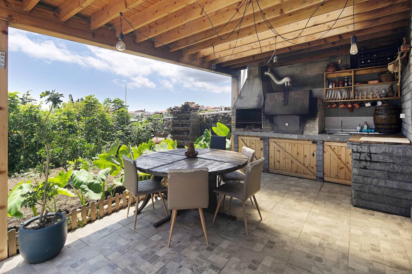 Quarto Santa Cruz com vista para o mar, terraço privado e acesso Wi-Fi in São Miguel Island, Lagoa (Açores)
