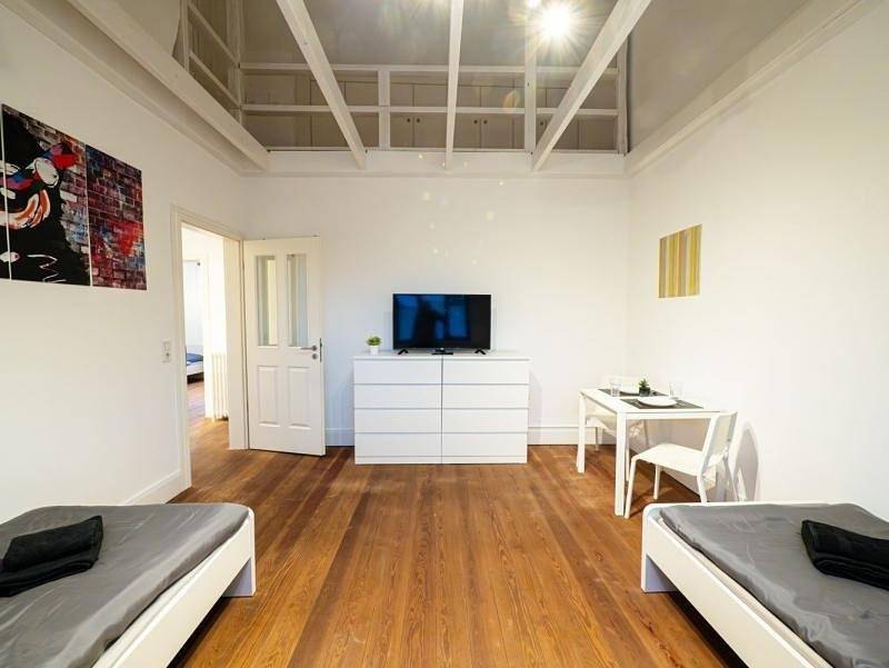 Ganze Ferienwohnung, Große Monteurwohnung in Villa - 4 Zimmer (8 Personen), Wlan, Tv, Küche - Ahrensburg Nähe Hamburg in Ahrensburg, Kreis Stormarn