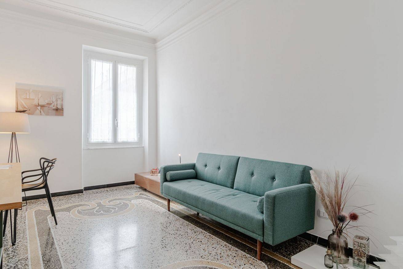 Entire apartment, Principe Fs & San Teodoro District Elegant Apt x5 in Genova (City), Genoa
