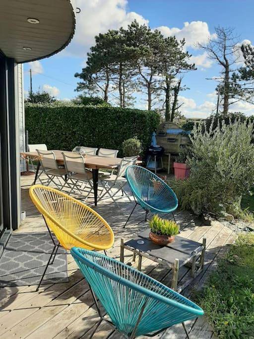 Location de vacances pour 6 personnes, avec vue et jardin à Primelin