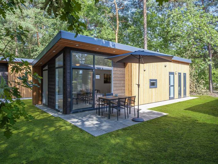Ferienhaus für 4 Personen, mit Terrasse und Garten sowie Pool