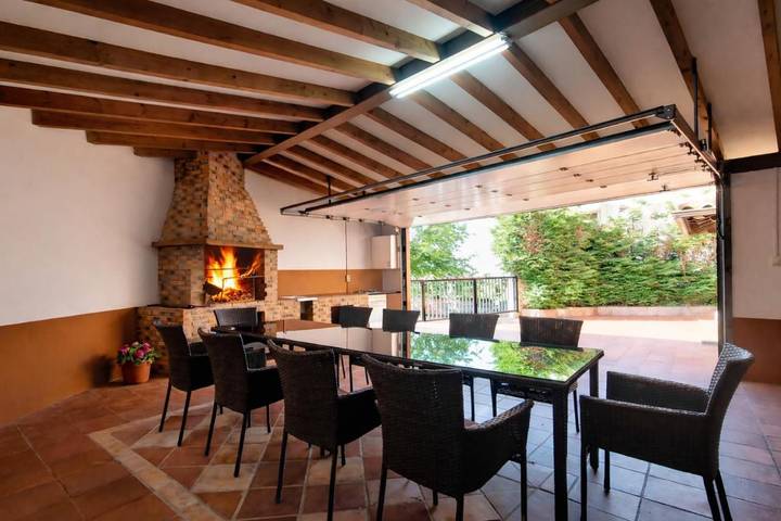 Location de vacances pour 10 personnes, avec jardin ainsi que terrasse et vue dans Porrúa - 3