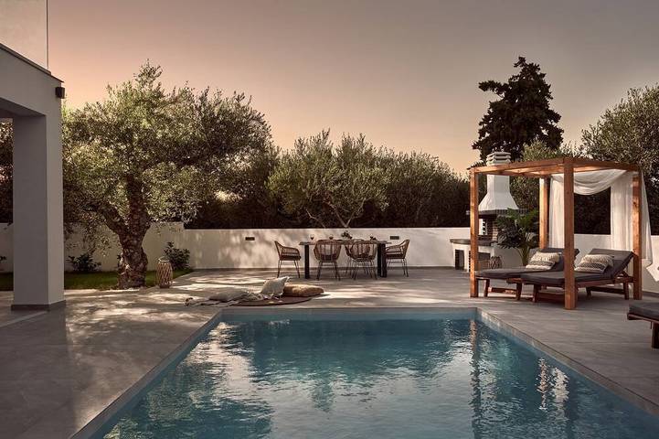 Villa for 7 people, with balcony and garden, with pets in Tsilivi