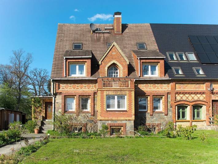 Ferienwohnung für 2 Personen, mit Balkon und Garten in Raben Steinfeld