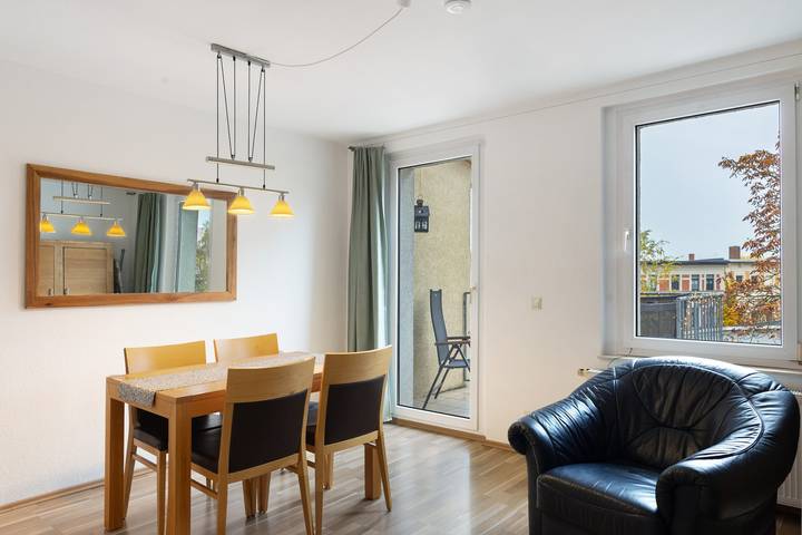 Ferienwohnung für 2 Personen, mit Balkon in Halle