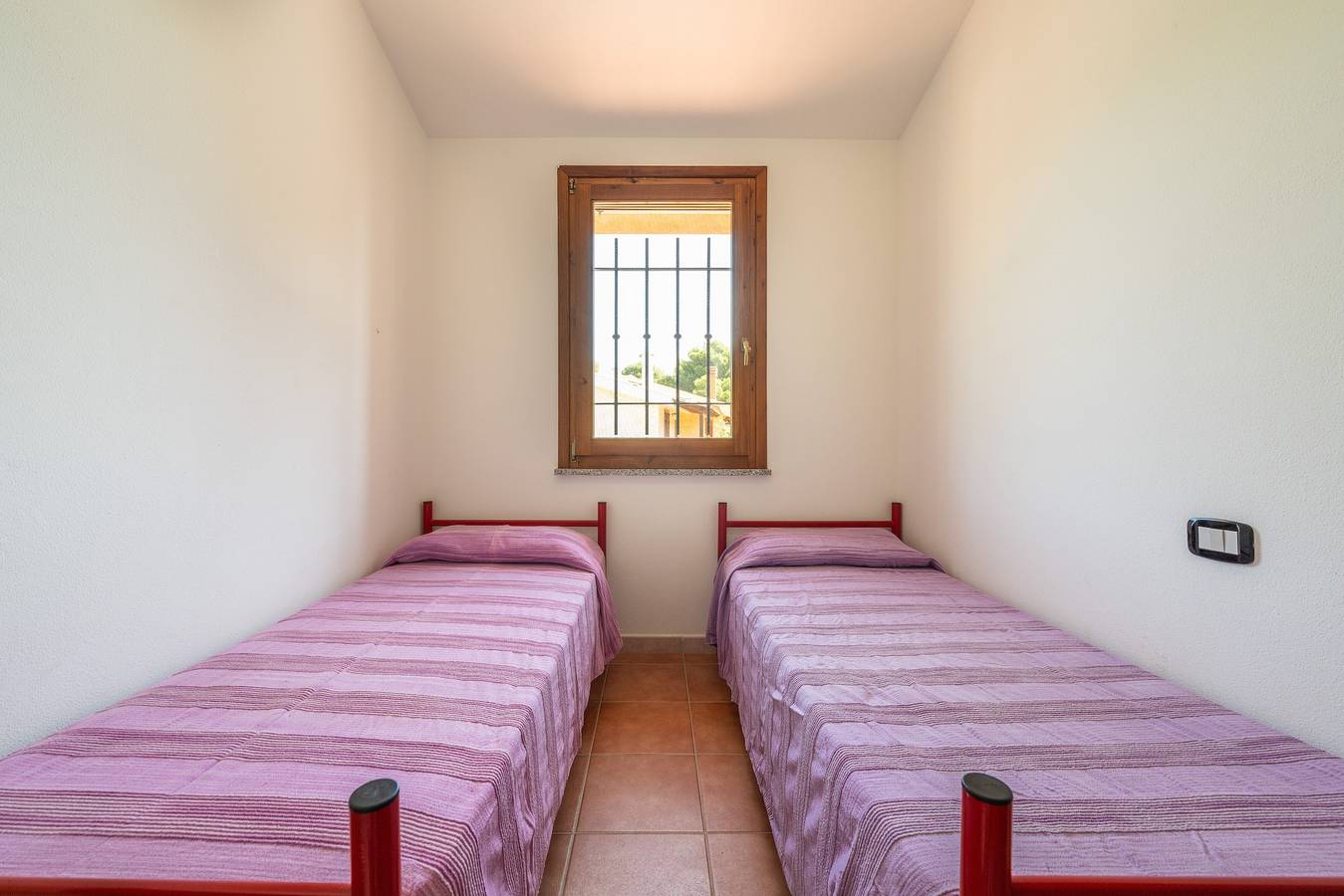 Casa de vacaciones 'Casa Giuliana' con terraza compartida, jardín privado y aire acondicionado in Playa de Porto Pino, Porto Pino