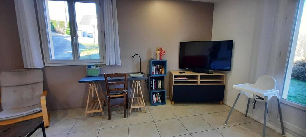 Gîte pour 7 personnes, avec terrasse et jardin à Montmorot - 2