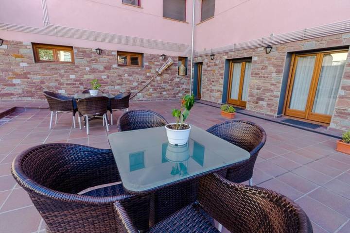 Hôtel pour 3 personnes, avec terrasse ainsi que vue et bassin pour enfant à El Pont de Suert - 4