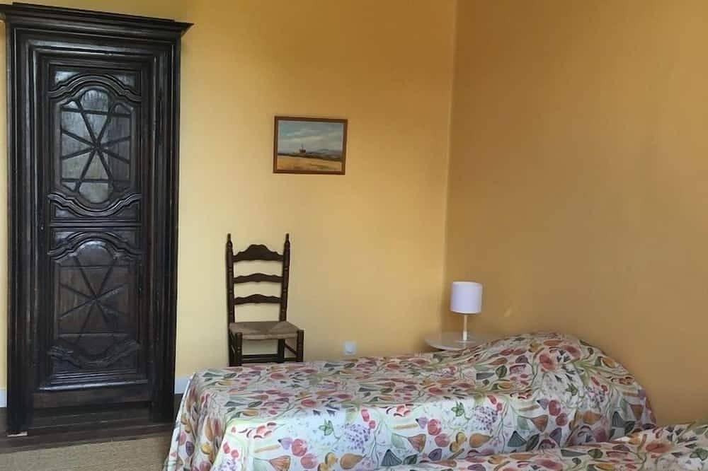 Large house by the sea, magnificent panorama in Plougrescant, Pink Granite Coast