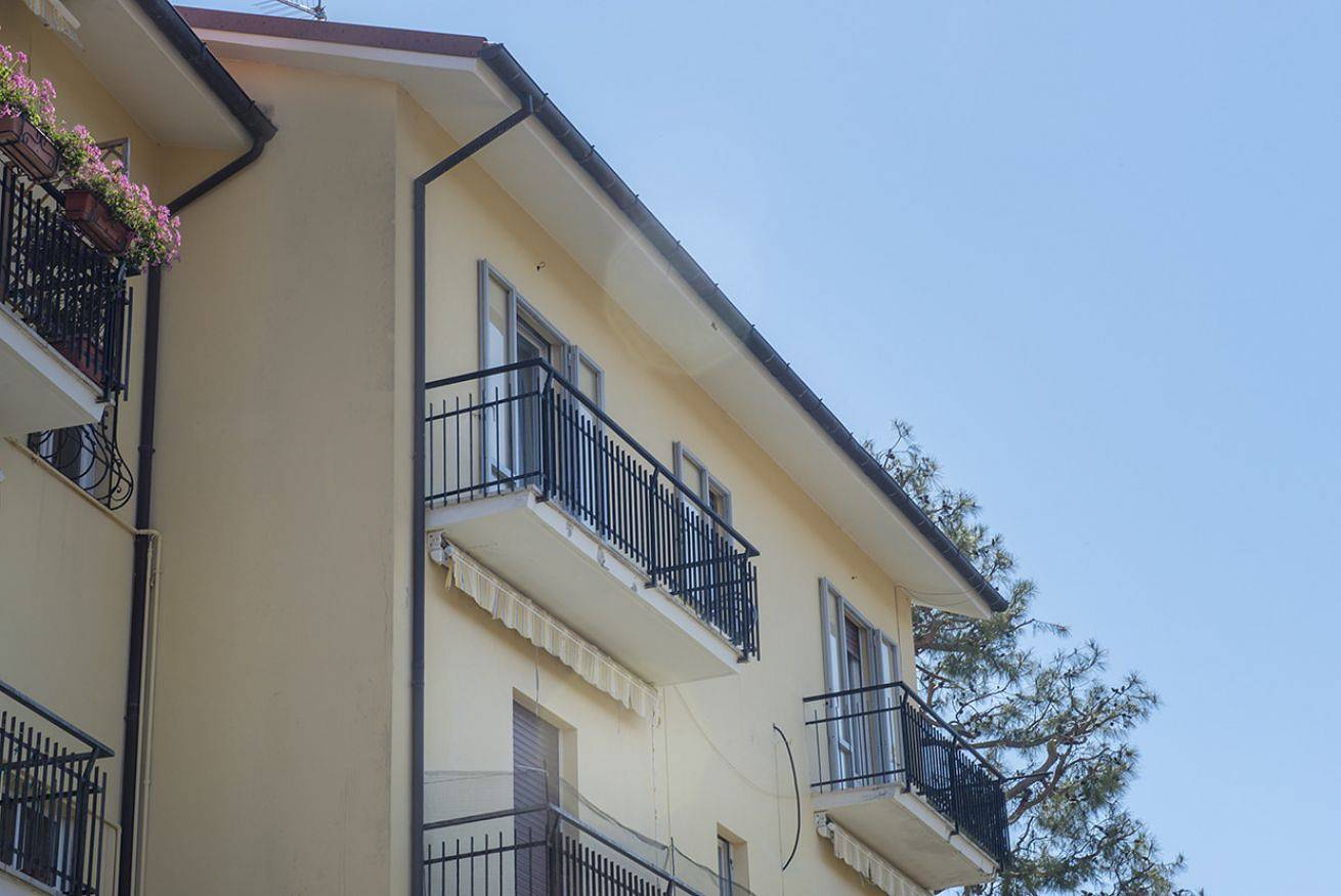 Entire apartment, S271 - Sirolo, delightful air conditioned attic furnished with taste in Sirolo, Riviera del Conero