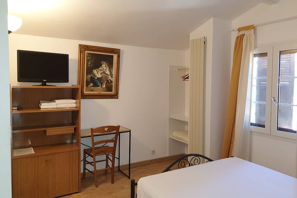 Ganze Wohnung, Doppelzimmer-Ensuite-Bergblick in Prunelli-di-Fiumorbo, Regionaler Naturpark Korsika