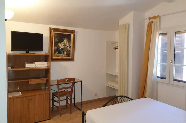 Ferienwohnung für 2 Personen, mit Garten und Pool sowie Terrasse - 1