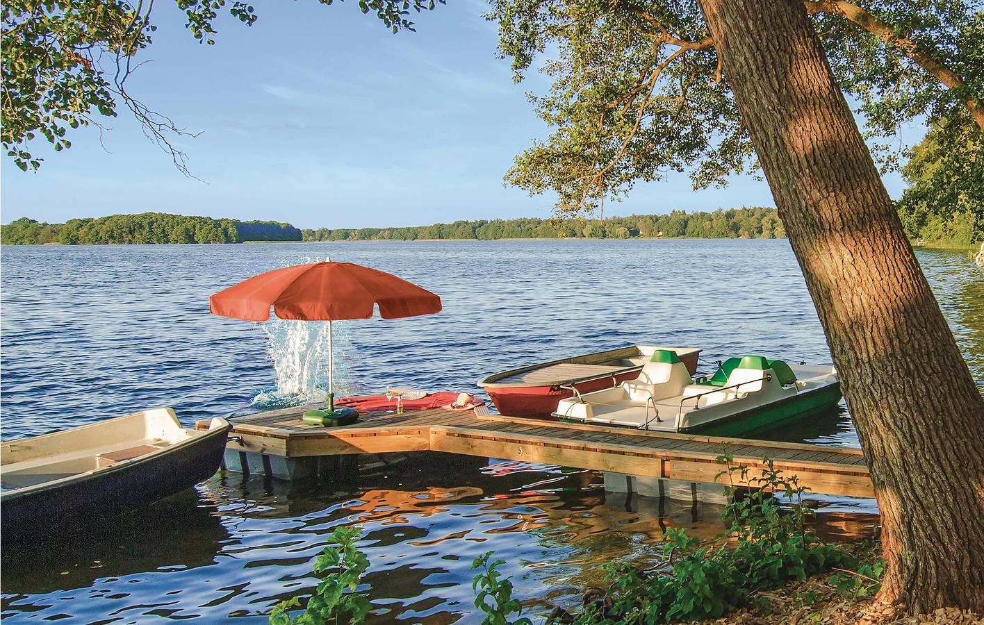 Gemütlicher Rückzugsort am See mit Parkplatz und WiFi in Pinnow, Ludwigslust-Parchim