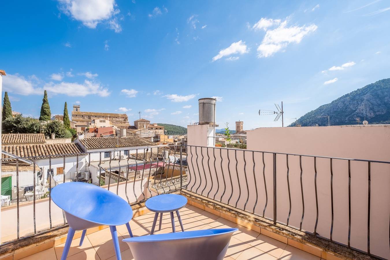 Townhouse Can Neri by Sunvillas Mallorca in Pollença Stadt, Pollença