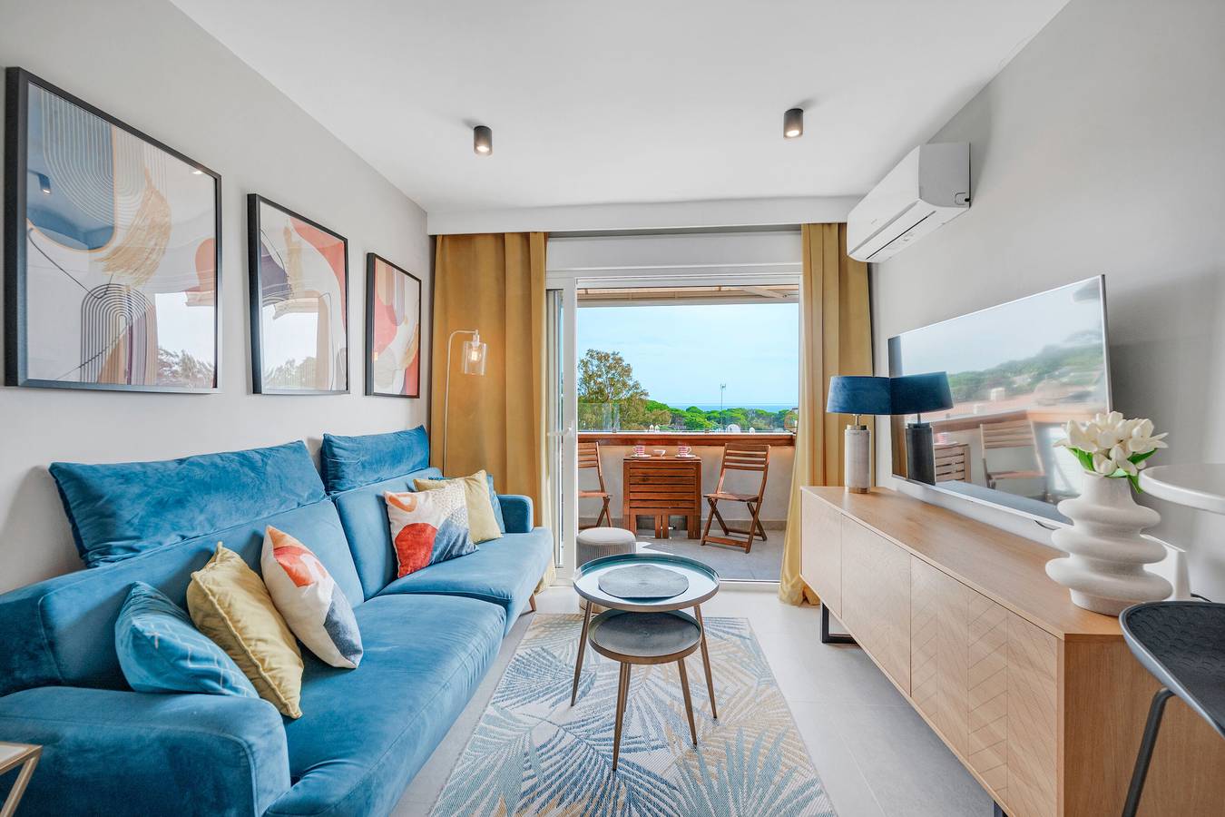 Geheel appartement, Appartement 'Ocean View Dunas De Artola' met Zeezicht, Wi-Fi en Airconditioning in Carib Playa, Marbella