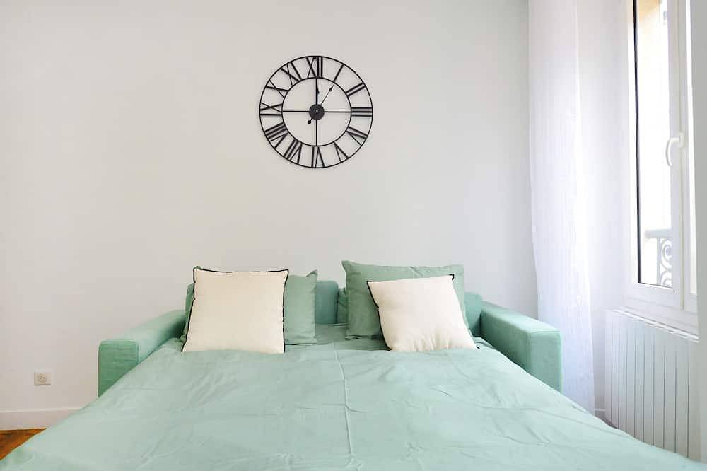 Entire apartment, In the heart of town, brand new, fully equipped + parking lot in Châteauroux, Châteauroux region