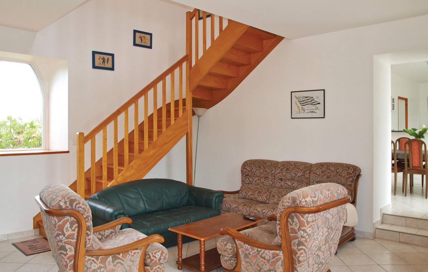 Apartamento con vistas al jardín: a 2 km de la playa y de la ciudad in Trédarzec, Costa de granito rosa