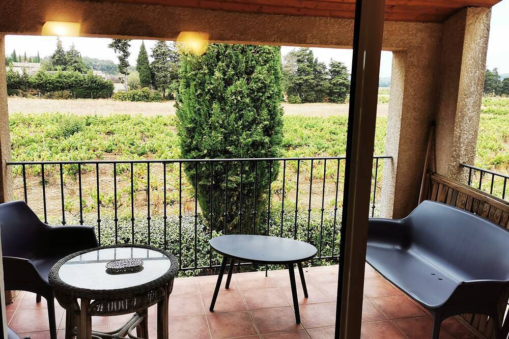 Appartement entier, Logement de standing avec Piscine en résidence privée dans Village provençal in Sainte-Cécile-les-Vignes, Vaucluse