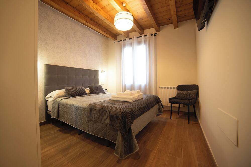 Entire apartment, Apartment in the Picos de Europa, Asturias. Natural Paradise. in Onís, Asturias Province