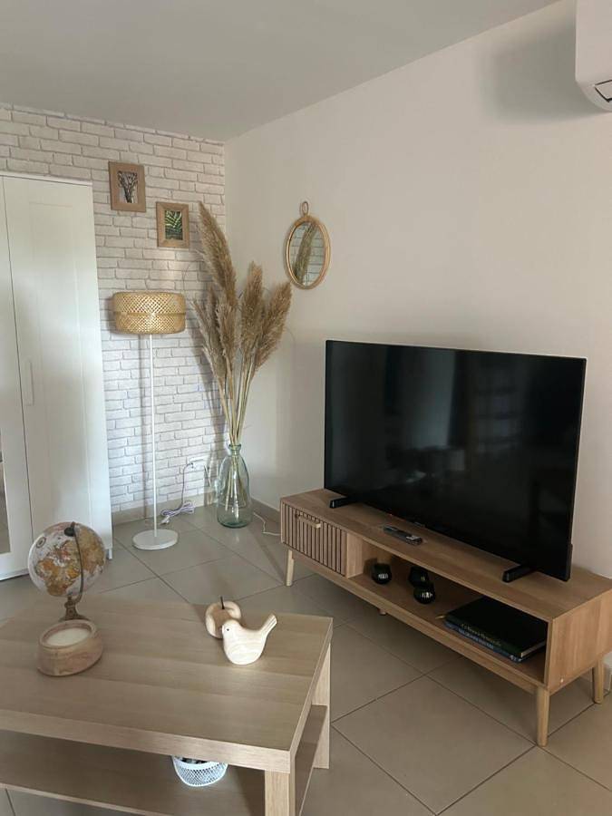 Gîte pour 6 personnes, avec jardin, animaux acceptés à Méounes-lès-Montrieux - 4