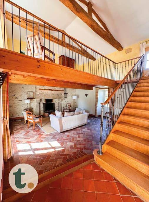 Location de vacances pour 9 personnes, avec terrasse et jardin à Mouchamps - 2