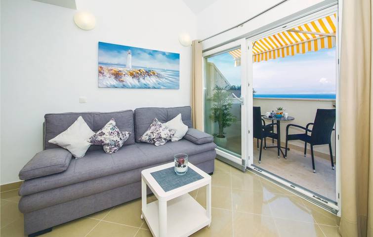 Ganze Ferienwohnung, Gemütliche Wohnung mit Terrasse, WLAN und 500 m zum Strand in Postira, Brac