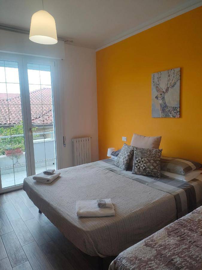 Chambre d’hôte pour 3 personnes, avec balcon et vue dans Torre del Lago Puccini