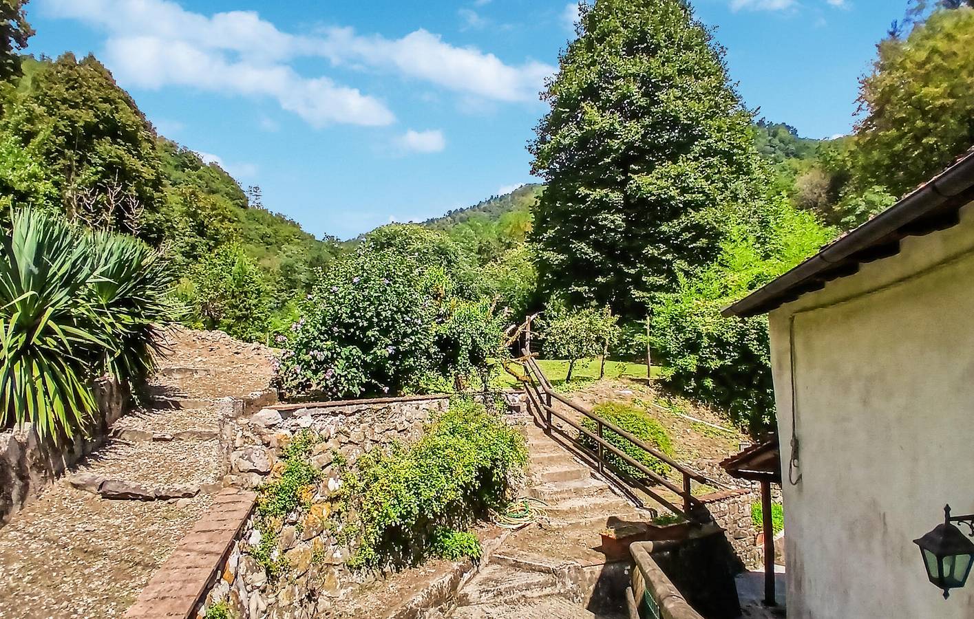 Accogliente appartamento con piscina, giardino e parcheggio in Bagni di Lucca, Provincia di Lucca