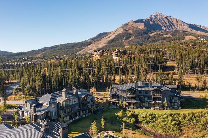 Vacation rental for 5 people, with balcony and yard in Big Sky