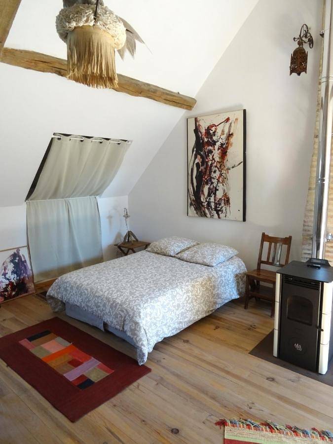 Location de vacances pour 4 personnes, avec vue et jardin, adapté aux familles à Saint-Sauveur-en-Puisaye - 2