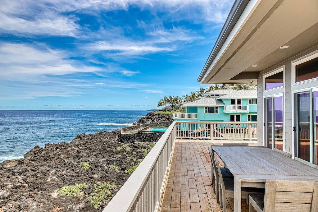 Oceanfront Home w/ Incredible Lanai, Great Ocean View, Wifi, Washer/Dryer in Hawaiian Beaches, East Puna