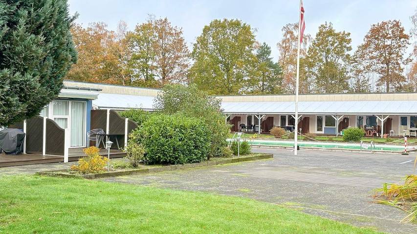 Ferieudlejning for 5 personer, med terrasse og pool i Dueodde