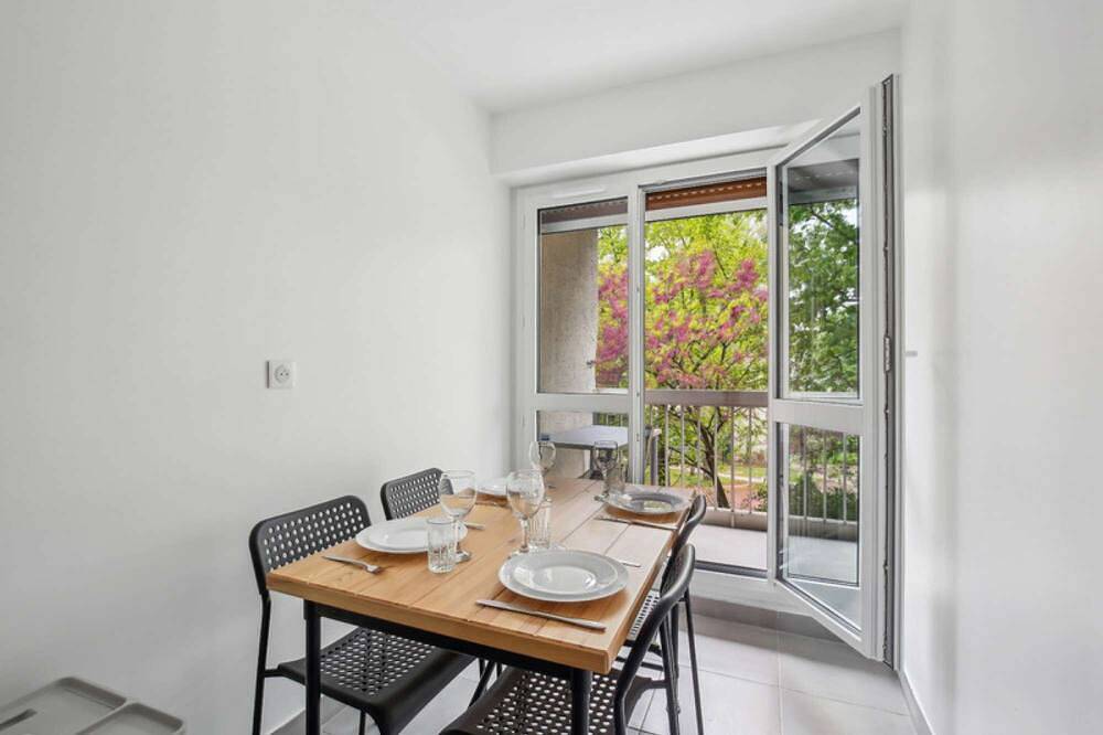 Apartamento entero, Chic apart with balcony and parking in Cergy, Valle del Oise