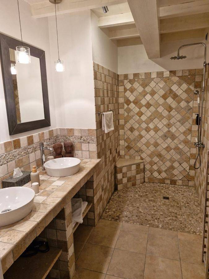 Chambre d’hôte pour 2 personnes, avec piscine ainsi que jacuzzi et jardin à Castillon-du-Gard - 3