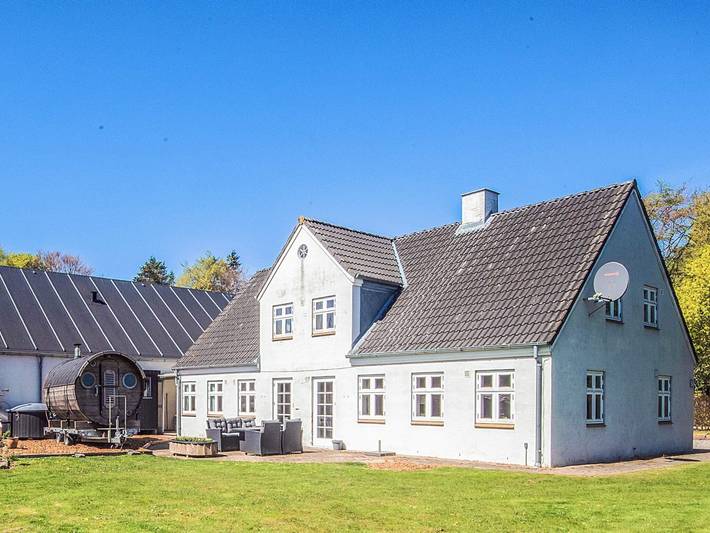 Ferienhaus für 14 Personen, mit Terrasse und Garten