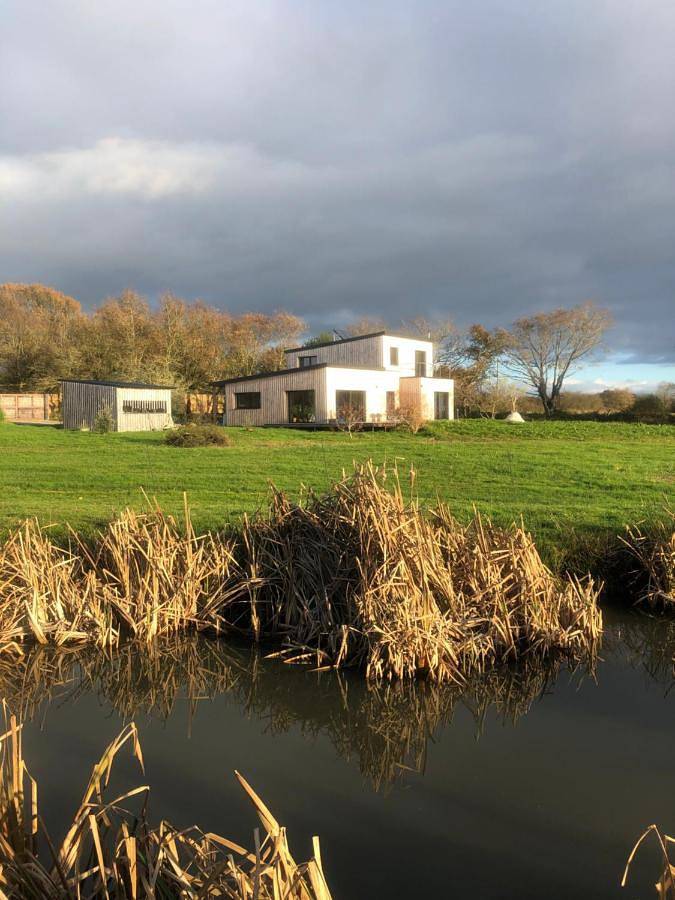 Location de vacances pour 8 personnes, avec jardin et vue sur le lac ainsi que piscine et vue à Surzur - 3