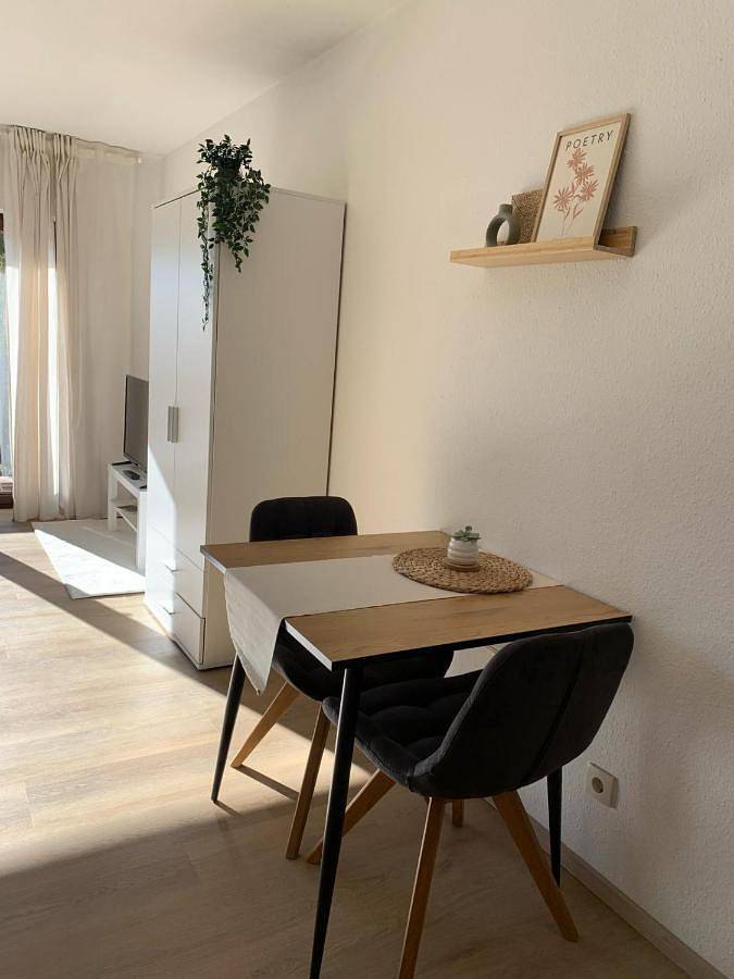 Ferienwohnung für 3 Personen, mit Balkon und Ausblick in Stehle