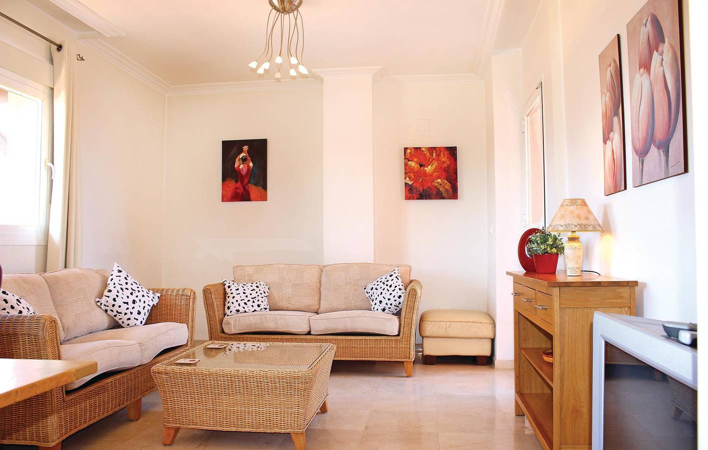 Ganze Ferienwohnung, Apartment mit Meerblick, Parkplatz, AC und Pool. in Casares del Sol, Casares