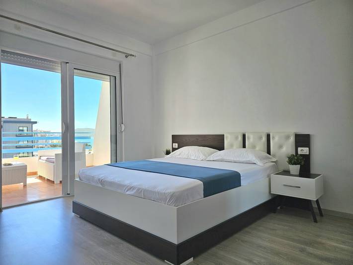 Ganze Wohnung, Ferienwohnung für 4 Personen mit Balkon in Sarandë, Vlorë